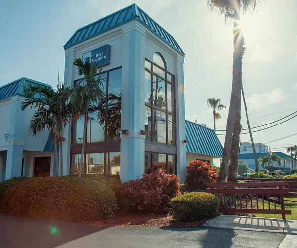 Best Western Cocoa Beach Hotel & Suites